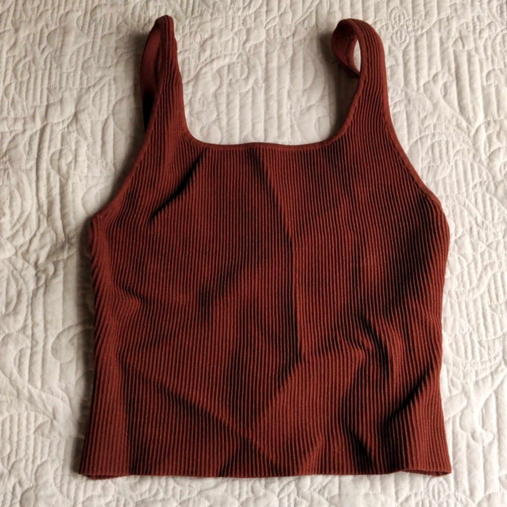 Aritzia Babaton ribbed tank